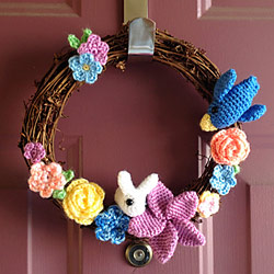 crocheted wreath by sujavo, patterns by planetjune