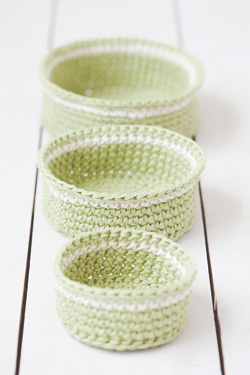 Idiot's Guides: Crochet by June Gilbank - Handy Baskets pattern