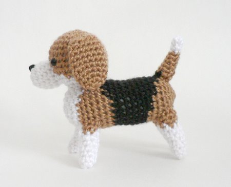 crocheted amigurumi beagle by planetjune