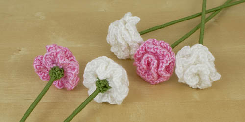Carnations crochet pattern by PlanetJune
