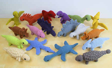 18 dinosaur amigurumi crochet patterns by PlanetJune