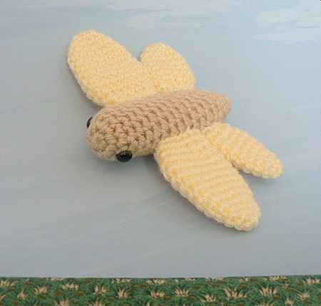 crocheted dragonfly by planetjune