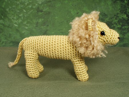 crocheted lion by planetjune