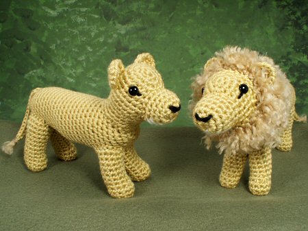 crocheted lion and lioness by planetjune