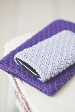 Idiot's Guides: Crochet by June Gilbank - Phone or Tablet Slipcover pattern