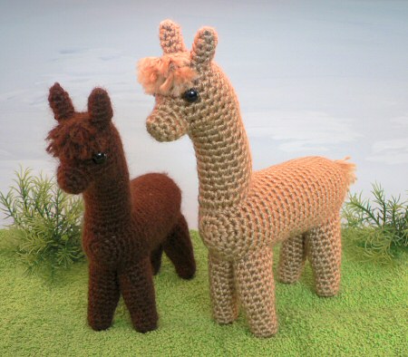 amigurumi alpacas by planetjune