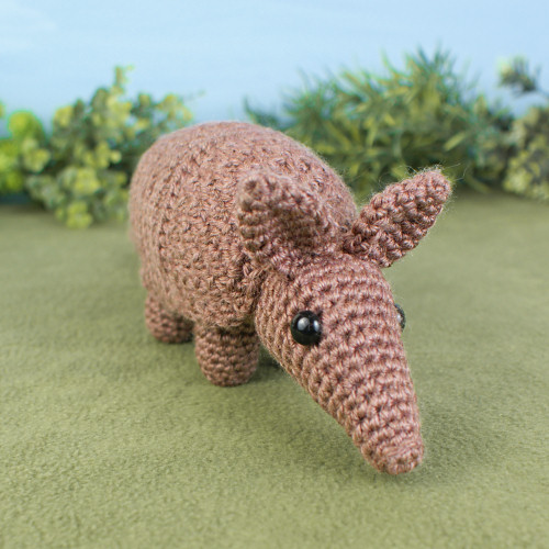 Armadillo crochet pattern by PlanetJune