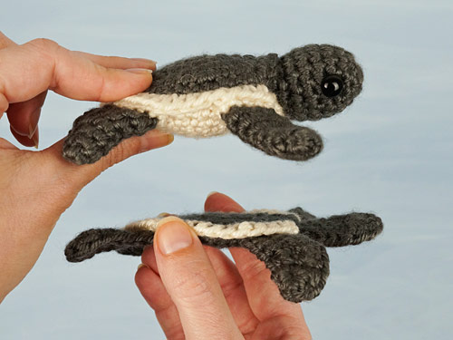 Baby Sea Turtle crochet patterns by PlanetJune