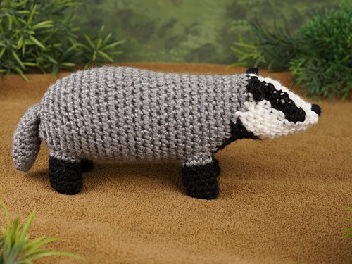 Badger crochet pattern by PlanetJune