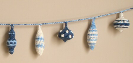 christmas baubles crochet pattern by planetjune