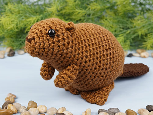 Beaver crochet pattern by PlanetJune