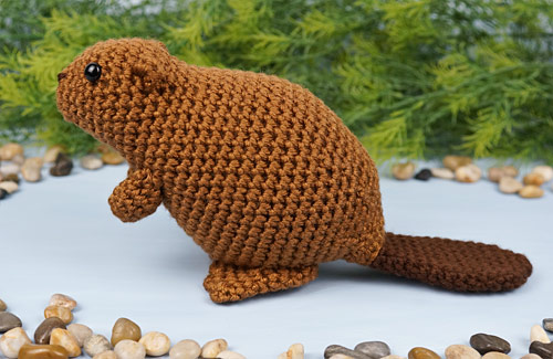 Beaver crochet pattern by PlanetJune
