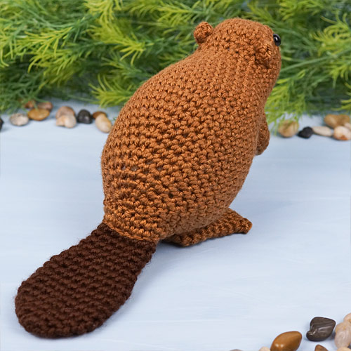 Beaver crochet pattern by PlanetJune