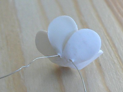 back of FIMO flower with wires