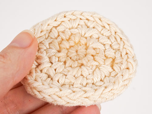 comparing cotton yarns for crocheted cosmetic rounds