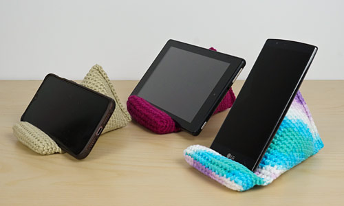 crochet phone stand by planetjune