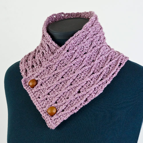 diamond lattice neckwarmer crochet pattern by planetjune