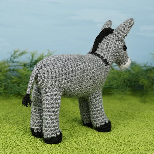 Donkey crochet pattern by PlanetJune