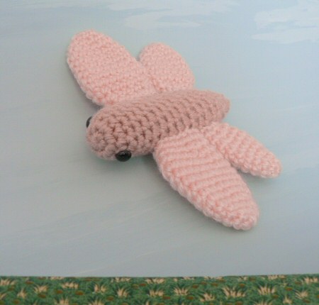 crocheted dragonfly by planetjune