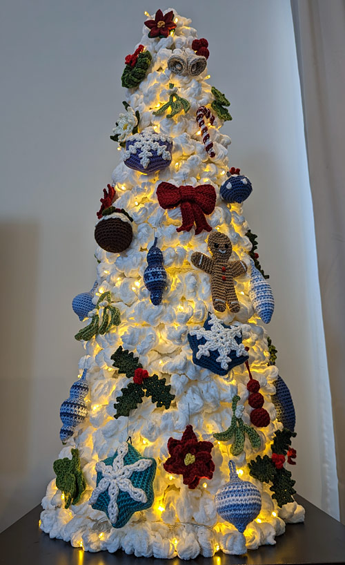 giant crocheted Christmas tree by planetjune
