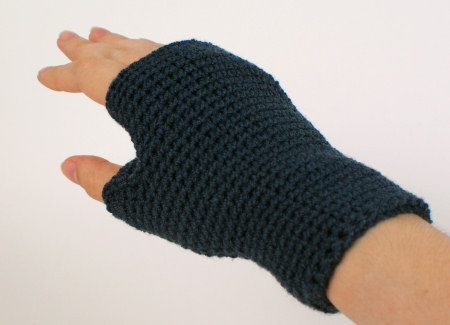 fitted crocheted fingerless gloves by planetjune