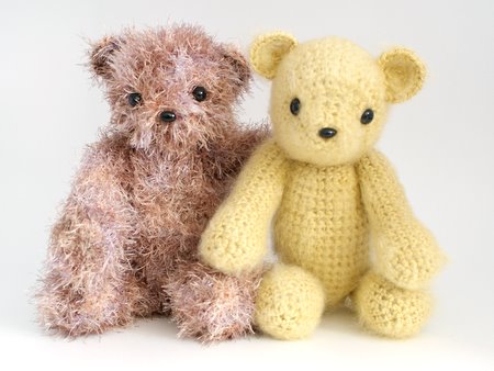 Crochet Furry Friends: 12 Faux Fur Amigurumi Animals to Make [Book]