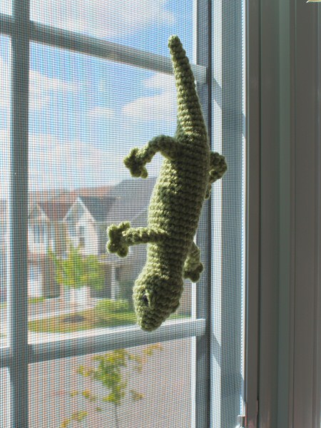 crocheted amigurumi gecko by planetjune