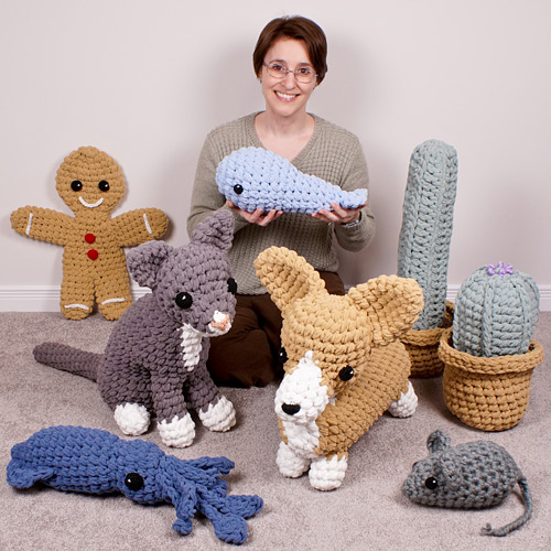 The Complete Guide to Giant Amigurumi ebook by June Gilbank - examples of amis made from the book techniques