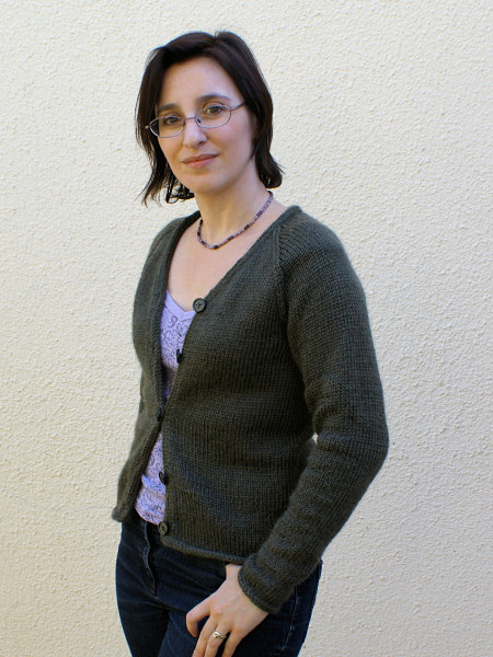 grey knitted cardigan