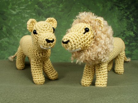 crocheted lion and lioness by planetjune