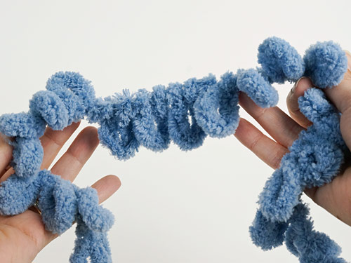 finger knitting with loop yarn
