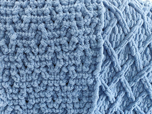 loop knitted lattice blanket