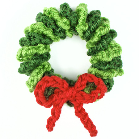 Mini Wreath Ornament crochet pattern by PlanetJune