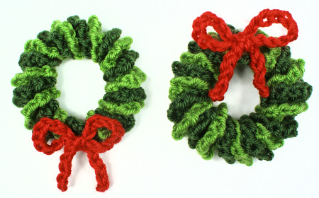 Mini Wreath Ornament crochet pattern by PlanetJune