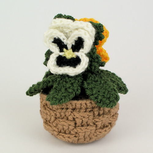 Pansies crochet pattern by PlanetJune