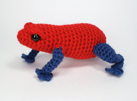 poison dart frog amigurumi crochet pattern by planetjune