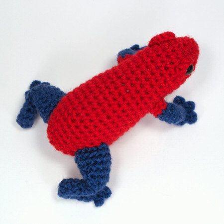 poison dart frog amigurumi crochet pattern by planetjune