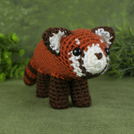 red panda amigurumi crochet pattern by planetjune