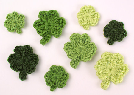 Shamrocks crochet pattern by PlanetJune