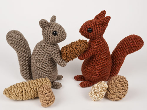 Squirrel crochet pattern by PlanetJune