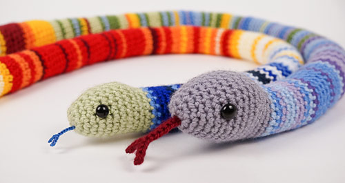 Temperature Snake crochet pattern by June Gilbank (PlanetJune)