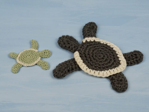 baby sea turtle applique crochet pattern by planetjune, made in crochet thread