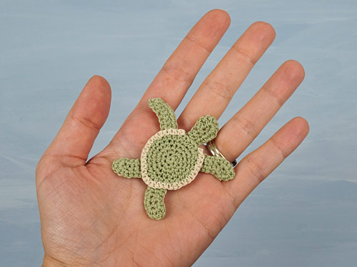 baby sea turtle applique crochet pattern by planetjune, made in crochet thread