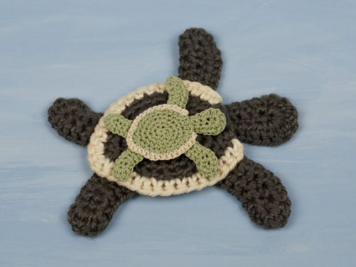 baby sea turtle applique crochet pattern by planetjune, made in crochet thread