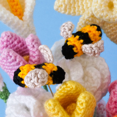 tiny bees crochet pattern by planetjune