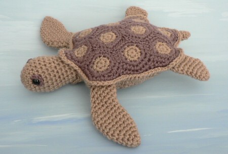 crocheted sea turtle by planetjune