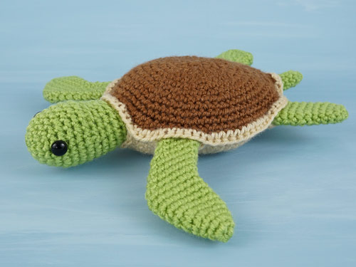 Simple-Shell Sea Turtle crochet pattern by PlanetJune