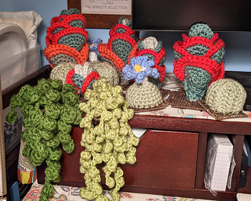 PlanetJune Stories: Diane's Modular Crocheted Succulent Arrangements