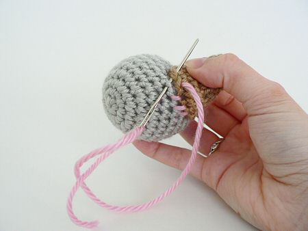 How To Use Stitch Markers in Amigurumi – PlanetJune by June