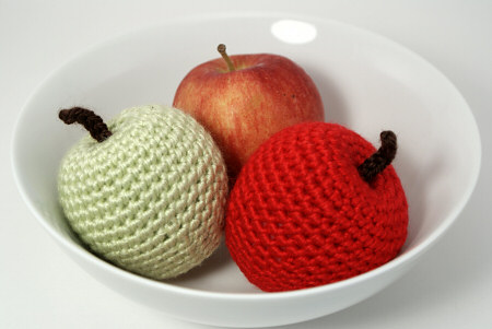 amigurumi apples crochet pattern by planetjune
